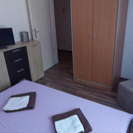 App Zeljka, 200M Beach Novi Vinodolski Kültér fotó