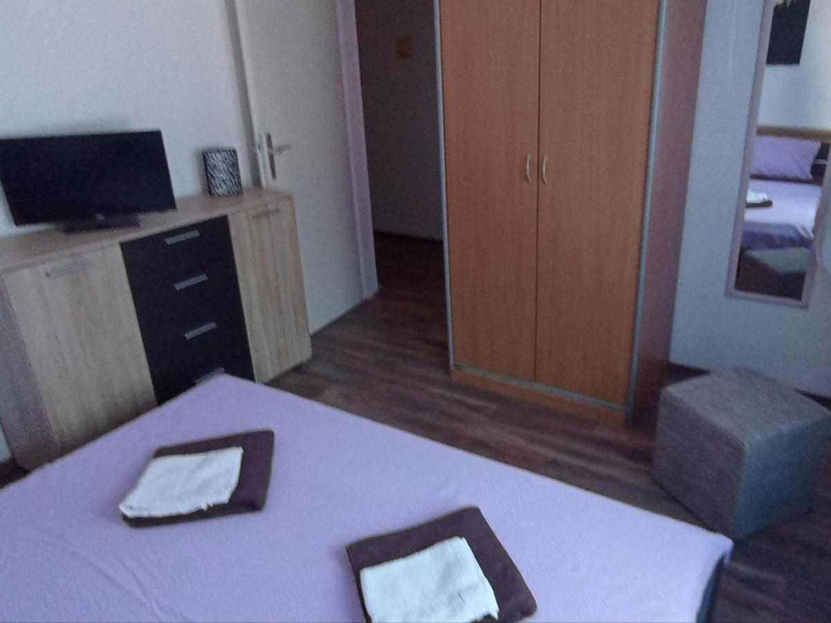 App Zeljka, 200M Beach Novi Vinodolski Kültér fotó